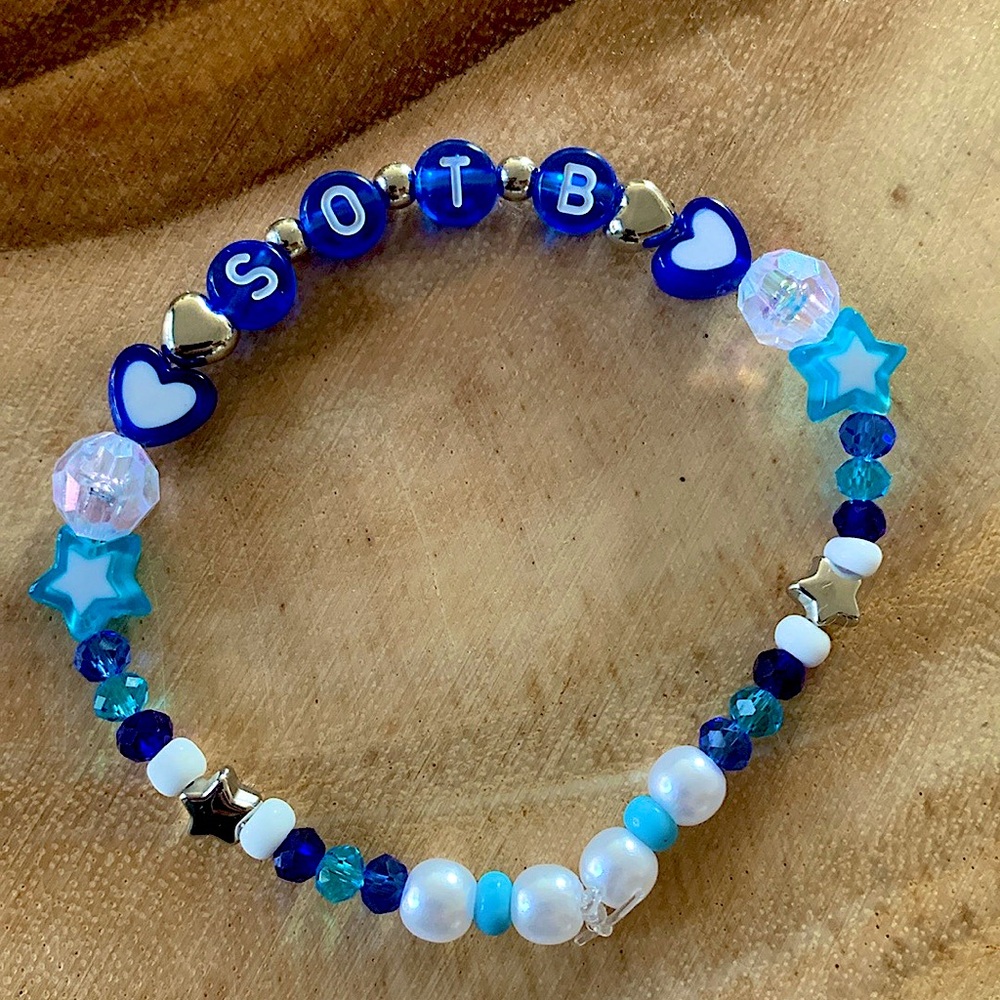 5 for $10 Taylor Swift Handmade Friendship Beaded Bracelet
“Snow On The Beach”